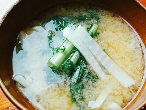 大根と葉 茎 のお味噌汁 レシピ 作り方 By やっすん 楽天レシピ 大根と葉 茎 のお味噌汁 レシピ 作り方 By やっすん 楽天レシピ